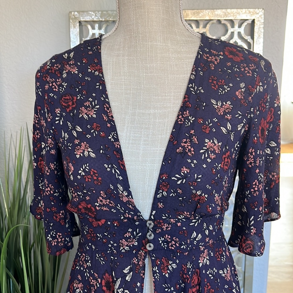 ADORABLE Sky and Sparrow High-low floral top. NWOT - Picture 2 of 5